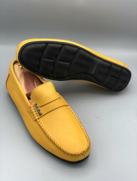 Mocassin-Jaune-en-cuir.jpg