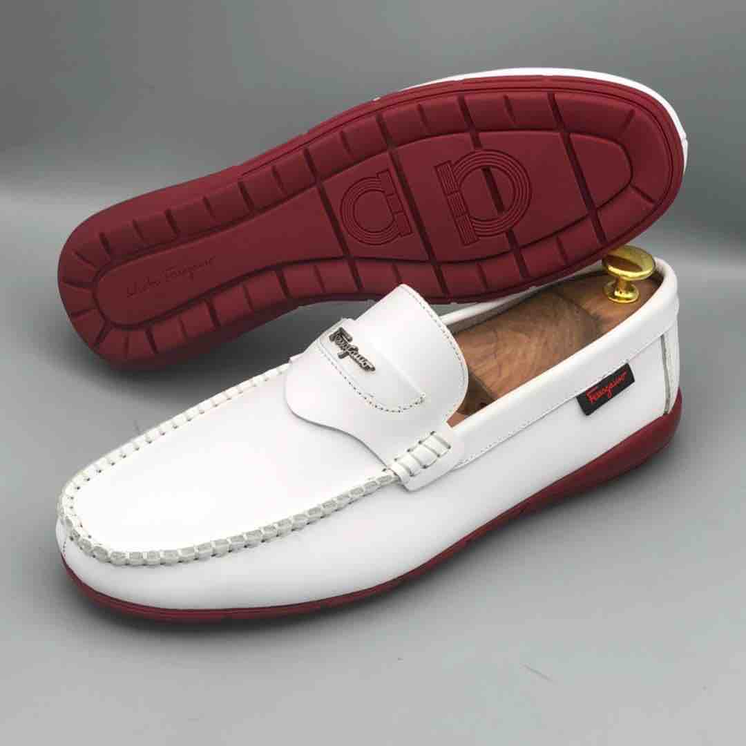 Mocassin-blanche-Salvatore-Ferragamo.jpg