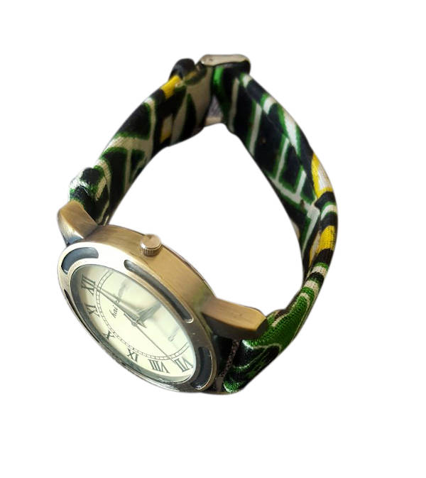 Montre-a-quartz-avec-bracelet-en-wax-1.jpg