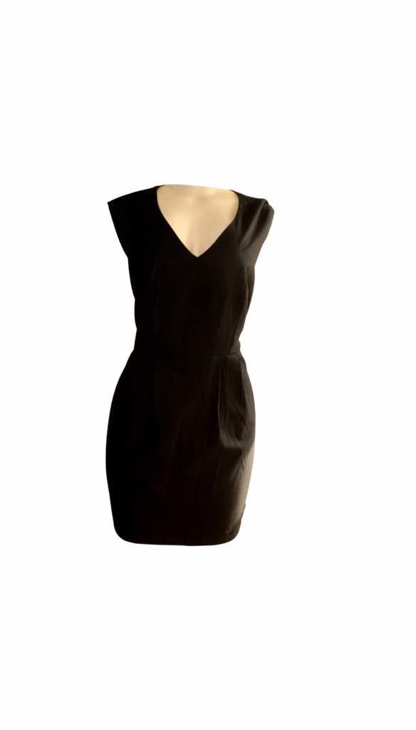Robe-moulante-noire-col-v-1-e1611825244948.jpg