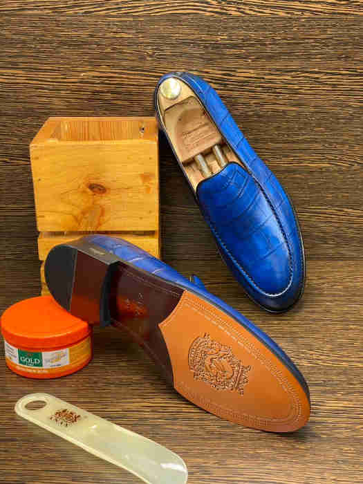 soulier-bleu-original-en-cuir-cire-stye-peau-de-crocodile-1.jpg