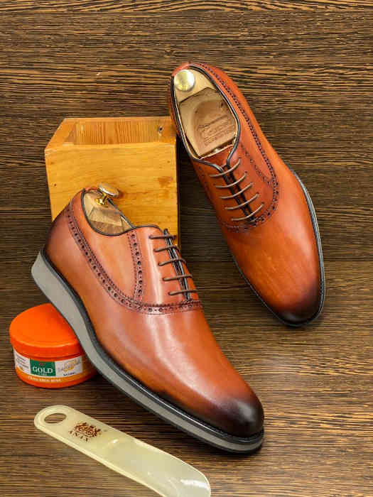 soulier-dorigine-marron-en-cuir-cire-avec-lacets-1.jpg